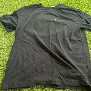 b grade off white t shirt